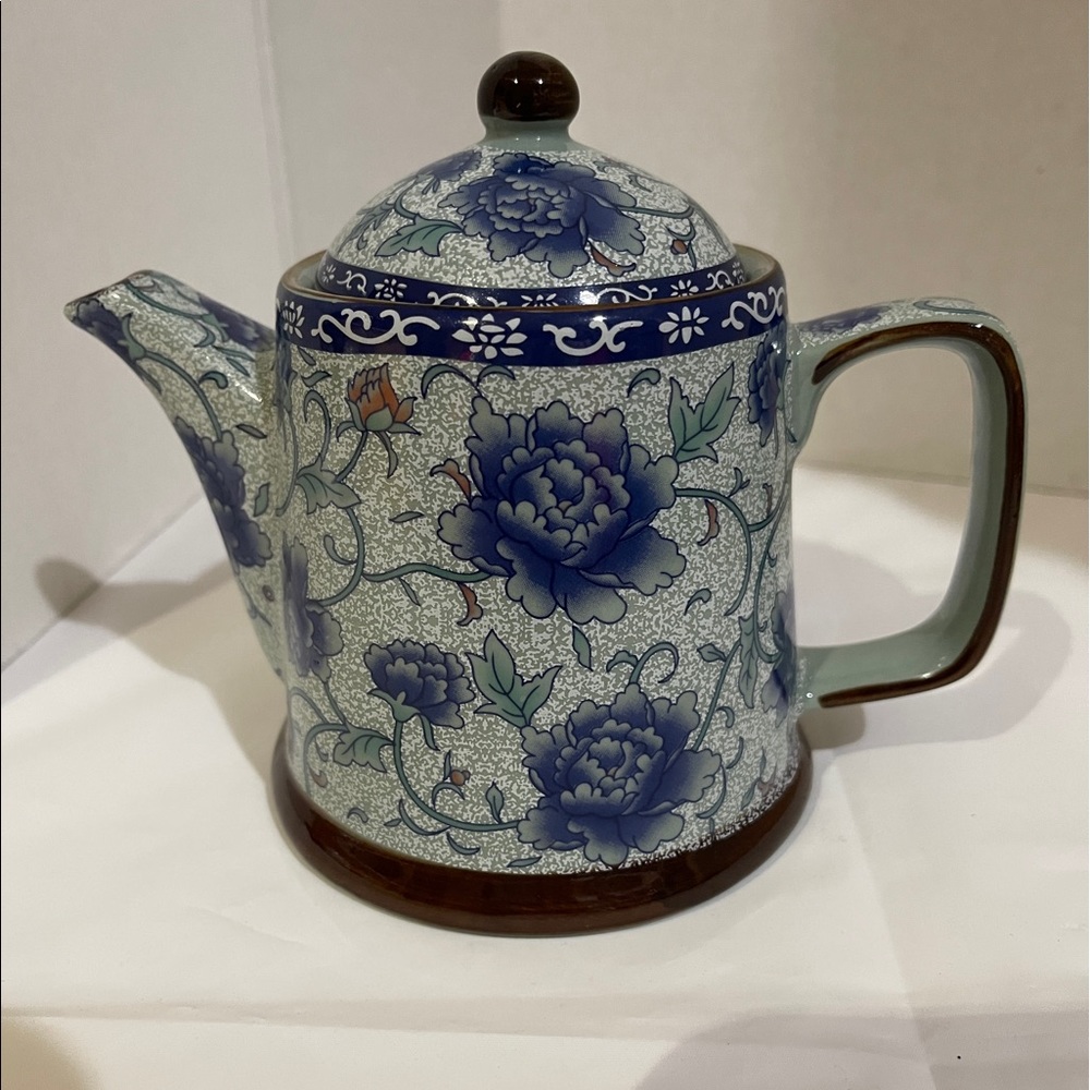 Elise Tea Pot